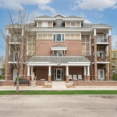 2 Bedroom Apartment, Free Parking, Next To Mayo! Rochester Exterior photo
